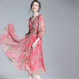 Robe midi de soie florale rouge rose avec robes en soie à col en v à col froissé