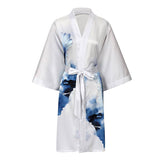 Robe kimono courte en soie pour femmes Feuilles de lotus et fleurs de lotus blanches Peinture à l'encre Chemise de nuit en soie